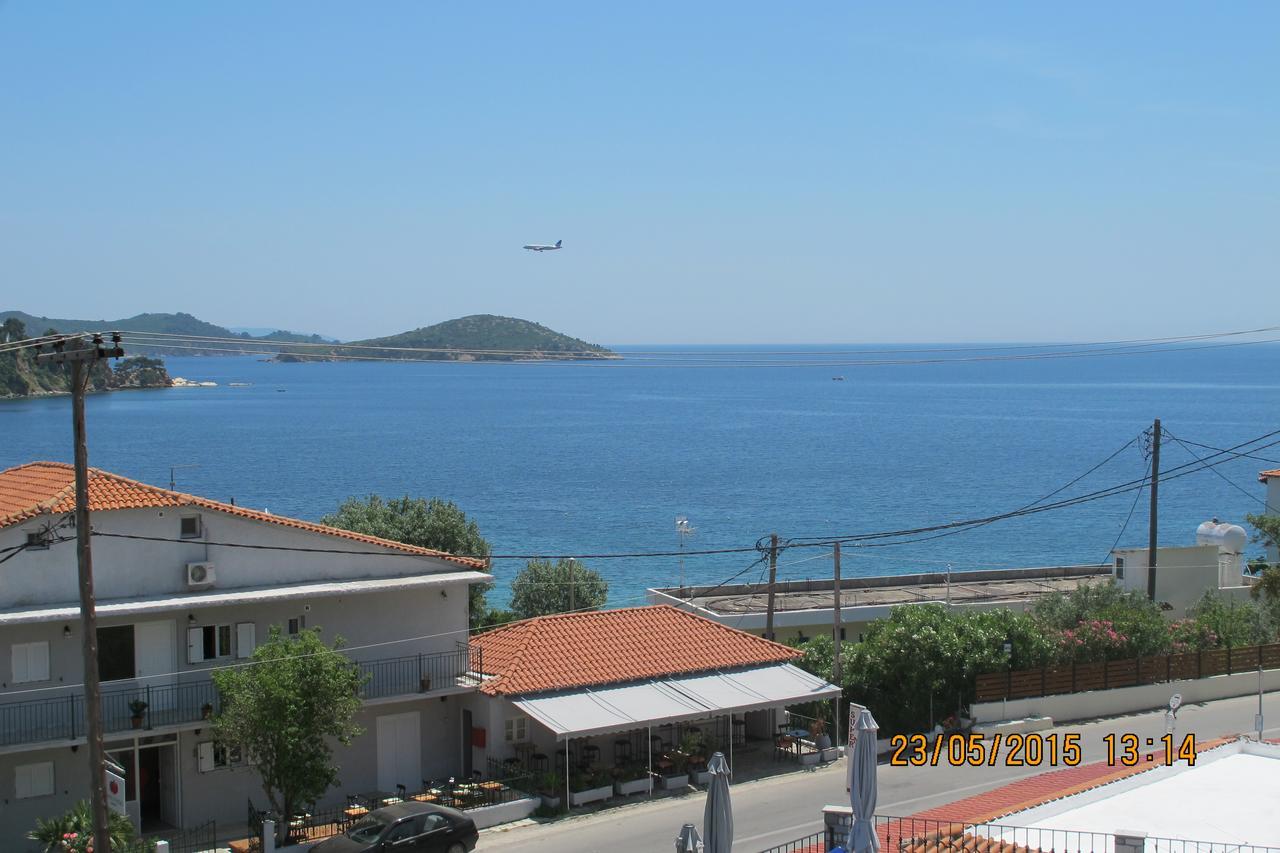 Hotel Rea Megali Ammos  Bagian luar foto