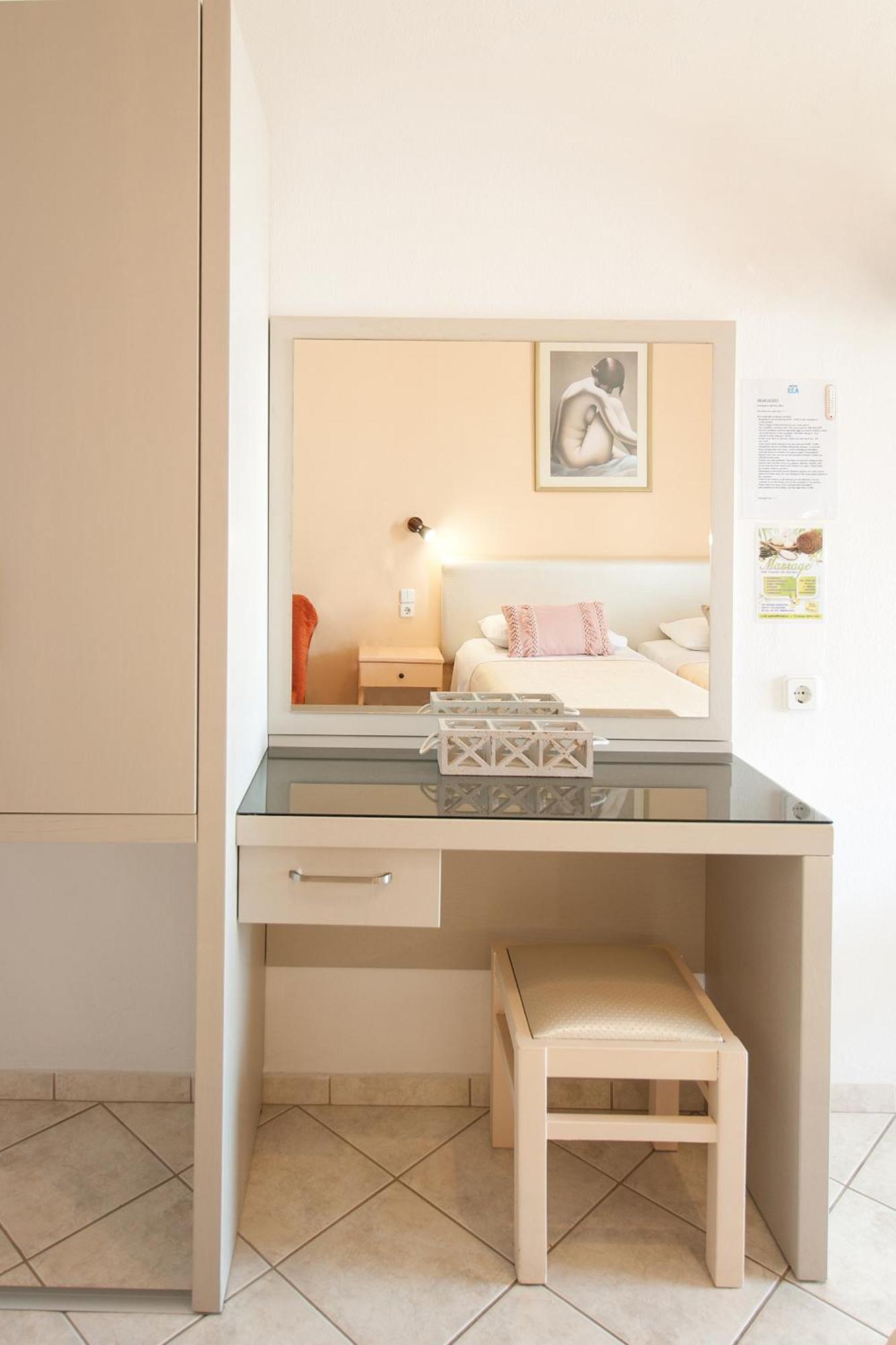 Hotel Rea Megali Ammos  Bagian luar foto