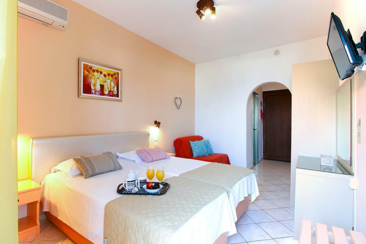 Hotel Rea Megali Ammos  Bagian luar foto