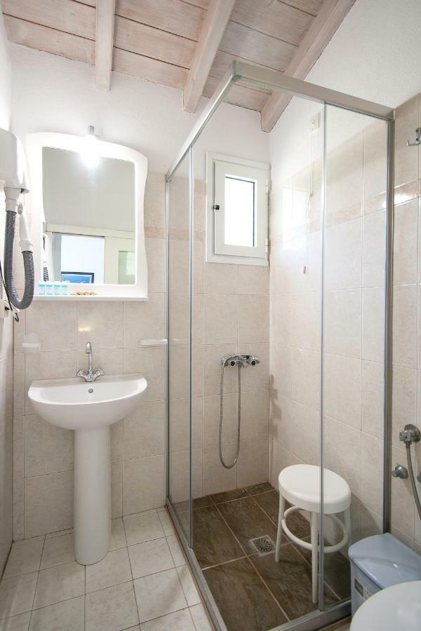 Hotel Rea Megali Ammos  Bagian luar foto